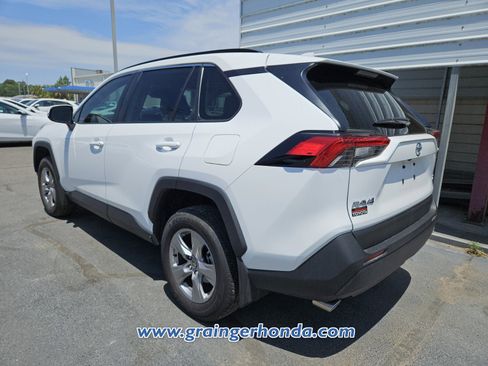 Used 2025 Toyota RAV4 XLE w/ Convenience Package FWD image 10