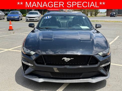 Used 2019 Ford Mustang GT Premium w/ GT Performance Package RWD image 9