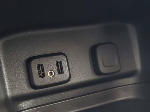 Used 2018 Chevrolet Equinox LT w/ Sun & Infotainment Package image 24