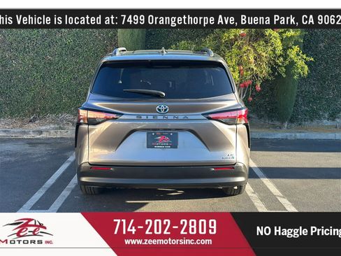 Used 2021 Toyota Sienna LE w/ LE Plus Package FWD image 8