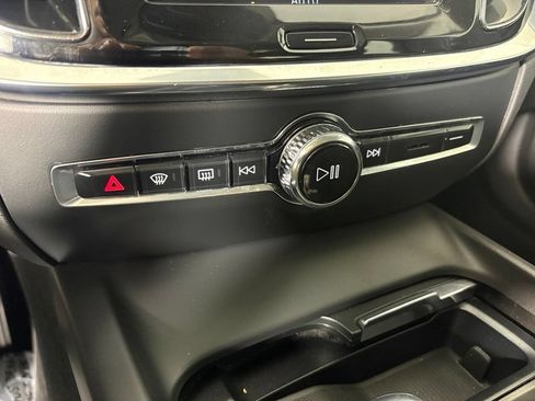 Used 2020 Volvo S60 T5 Momentum FWD image 30