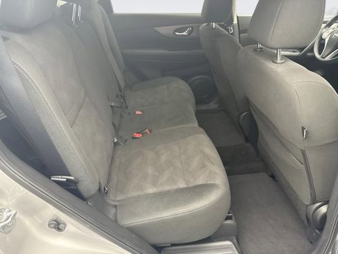 Used 2016 Nissan Rogue S w/ Appearance Package image 17
