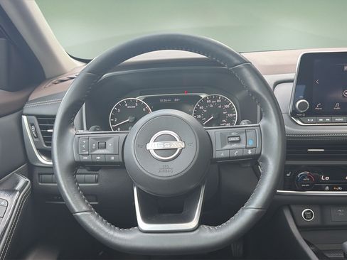 Certified 2023 Nissan Rogue SV w/ SV Premium B Package AWD/4WD image 9