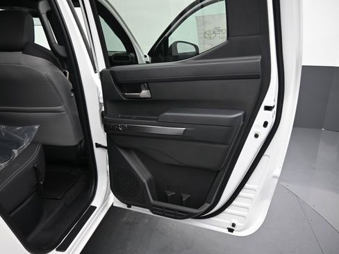 Used 2025 Toyota Tacoma TRD Sport image 12