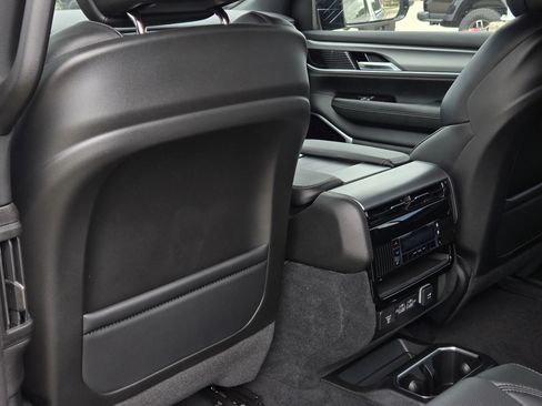 New 2026 Jeep Grand Wagoneer Limited AWD/4WD image 21