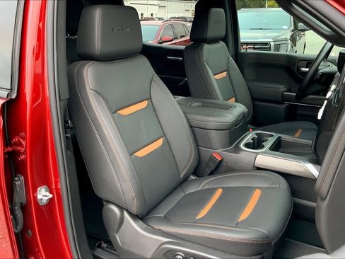 Used 2022 GMC Sierra 1500 AT4 w/ AT4 Premium Package image 8