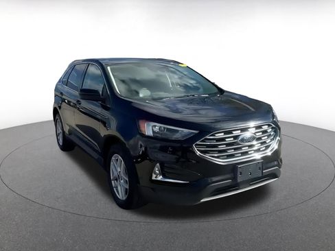 Used 2022 Ford Edge SEL image 3