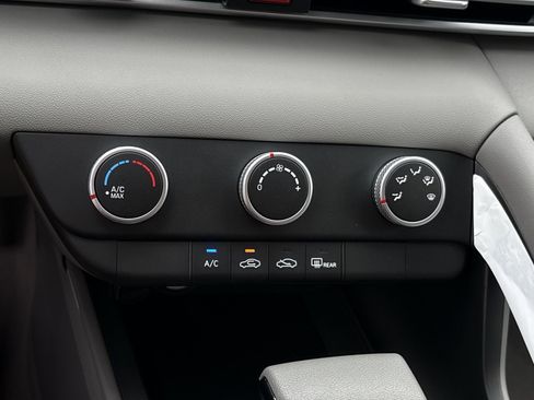 New 2026 Hyundai Elantra SE FWD image 21