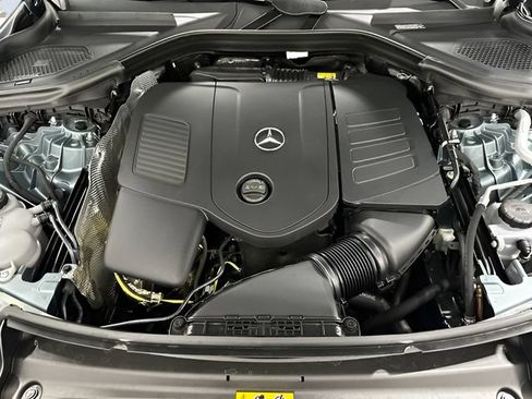 Used 2025 Mercedes-Benz GLC 350e 4MATIC w/ Driver Assistance Package image 9