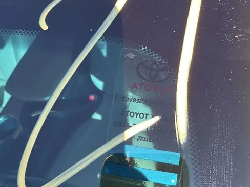 Used 2018 Toyota Avalon Limited image 30