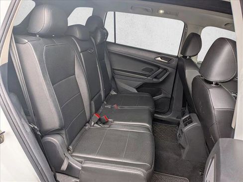 Used 2020 Volkswagen Tiguan SE image 21