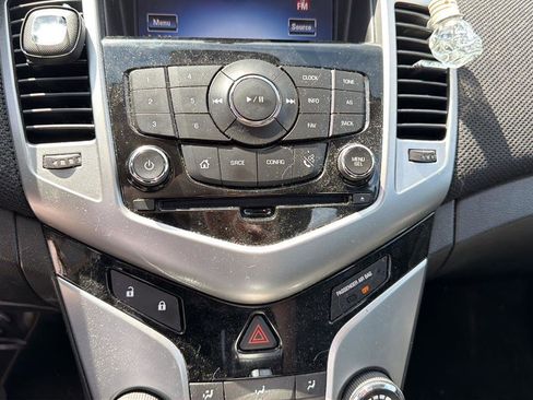 Used 2014 Chevrolet Cruze LT FWD image 9
