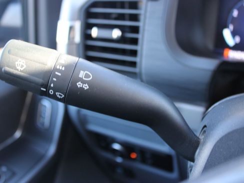 Used 2024 Ford F150 XLT w/ FX4 Off-Road Package image 38