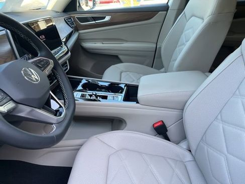 New 2026 Volkswagen Atlas SE image 9