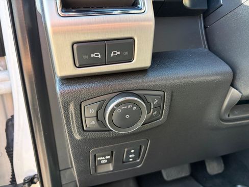 Used 2018 Ford F150 Platinum w/ Technology Package AWD/4WD image 13