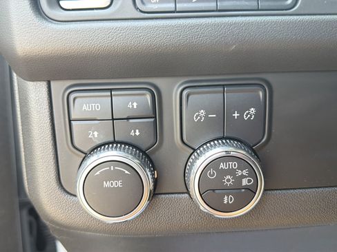 Used 2023 GMC Yukon XL AT4 AWD/4WD image 14