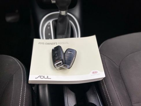Used 2015 Kia Soul FWD image 30