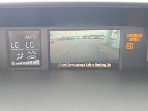 Used 2015 Subaru Forester 2.5i Touring w/ Eyesight & Navigation System AWD/4WD image 21