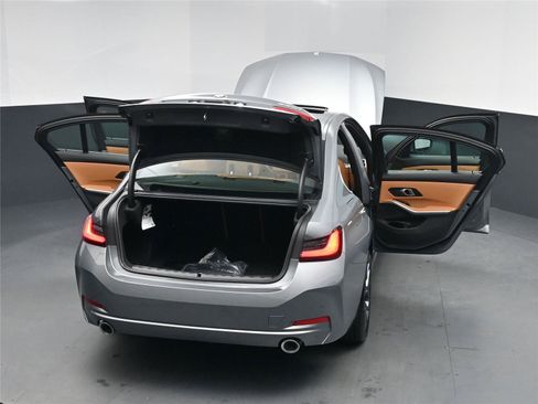 Used 2025 BMW 330i 330i w/ M Sport Package image 30