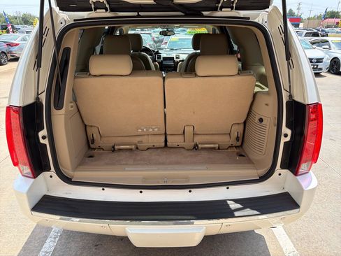 Used 2012 Cadillac Escalade Luxury RWD image 39