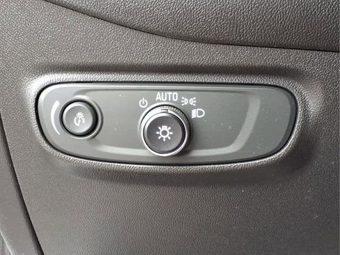 Used 2023 Chevrolet Equinox RS image 17