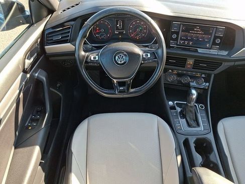 Used 2019 Volkswagen Jetta R-Line image 11