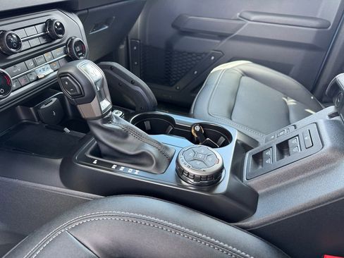 New 2025 Ford Bronco Badlands image 29