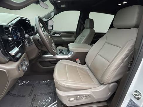 Used 2024 Chevrolet Silverado 2500 LTZ w/ LTZ Premium Package image 18