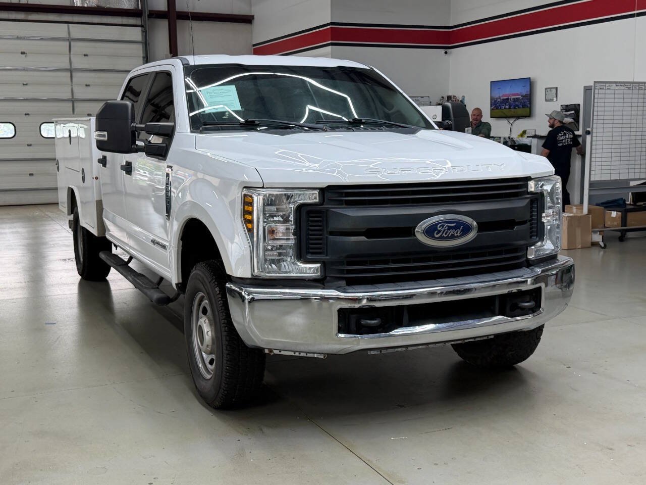 Used 2019 Ford F250 XL w/ Power Equipment Group AWD/4WD image 1
