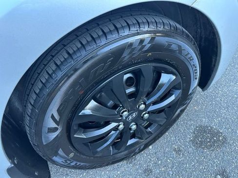 Used 2016 Hyundai Elantra SE FWD image 19