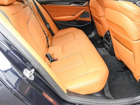 Used 2023 BMW M550i xDrive w/ Executive Package AWD/4WD image 39