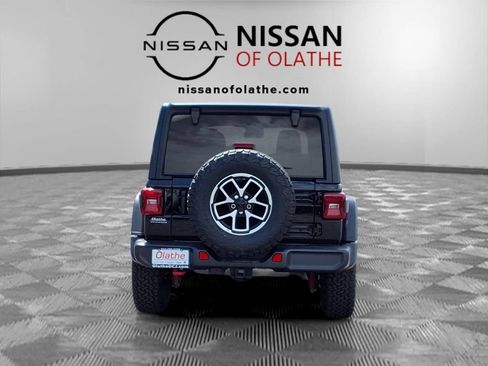 Used 2025 Jeep Wrangler Unlimited Rubicon AWD/4WD image 29