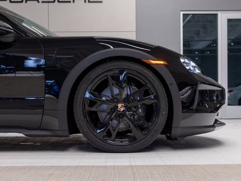 Used 2025 Porsche Taycan 4 Cross Turismo image 11