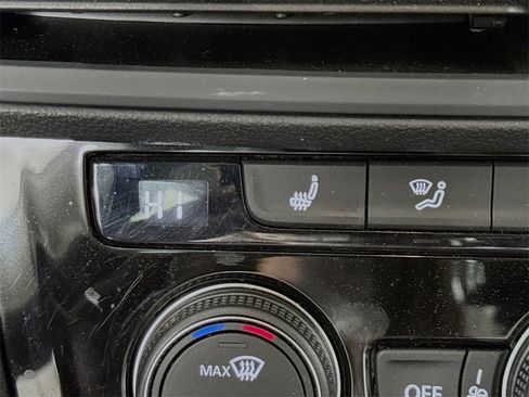 Used 2024 Volkswagen Jetta SE image 20