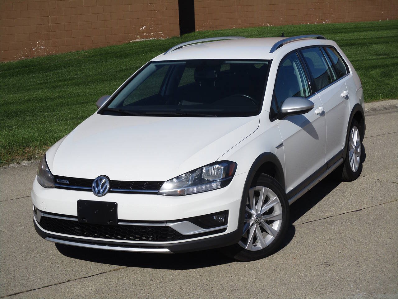 Used 2019 Volkswagen Golf Alltrack S AWD/4WD image 5