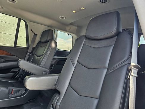 Used 2018 Cadillac Escalade Premium Luxury w/ LPO, Radiant Package AWD/4WD image 18
