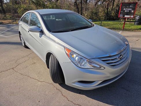 Used 2011 Hyundai Sonata GLS image 8