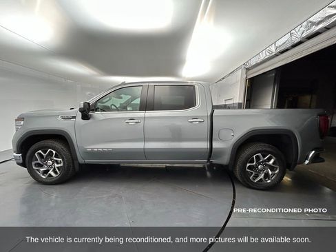 Used 2025 GMC Sierra 1500 SLT w/ SLT Convenience Package image 2