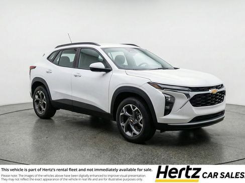 Used 2025 Chevrolet Trax LT w/ LT Convenience Package FWD image 1