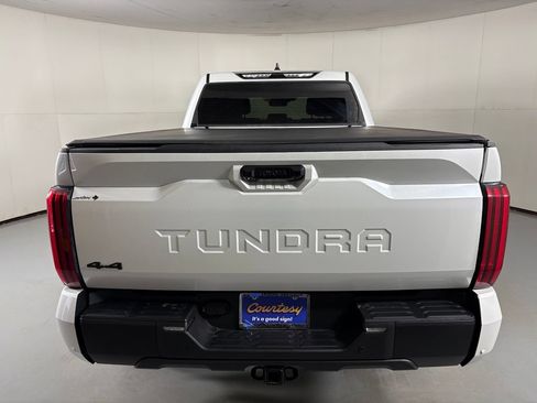 Used 2024 Toyota Tundra Limited AWD/4WD image 7