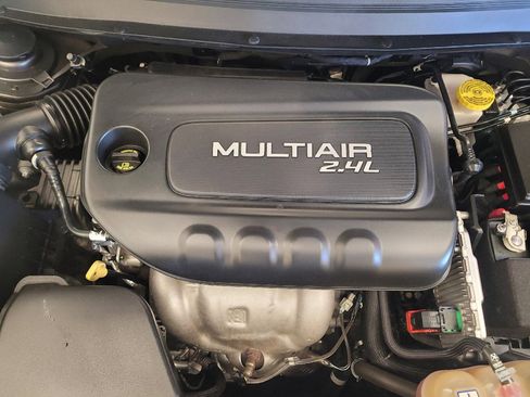 Used 2019 Jeep Cherokee Limited image 30