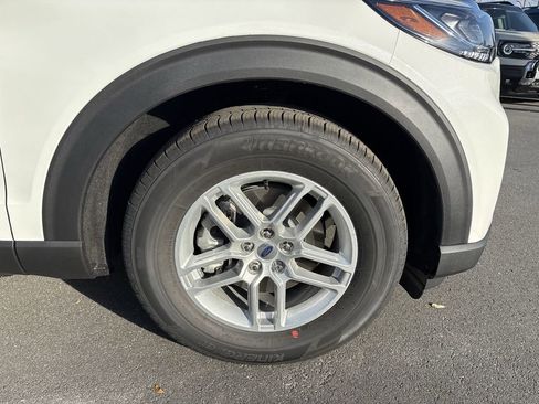 New 2026 Ford Explorer Active image 32