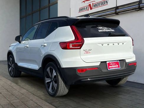 Used 2023 Volvo XC40 Recharge Plus image 6