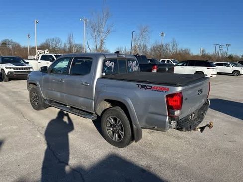 Used 2016 Toyota Tacoma TRD Sport image 14