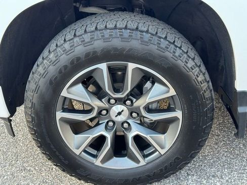 Certified 2024 Chevrolet Silverado 1500 RST image 22