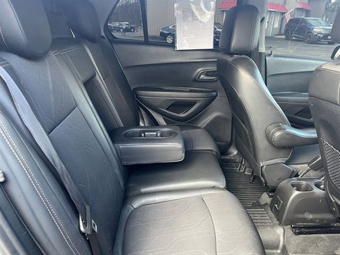 Used 2020 Chevrolet Trax LT w/ LT Convenience Package image 32