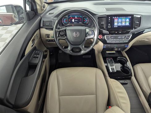 Used 2019 Honda Pilot Elite image 14