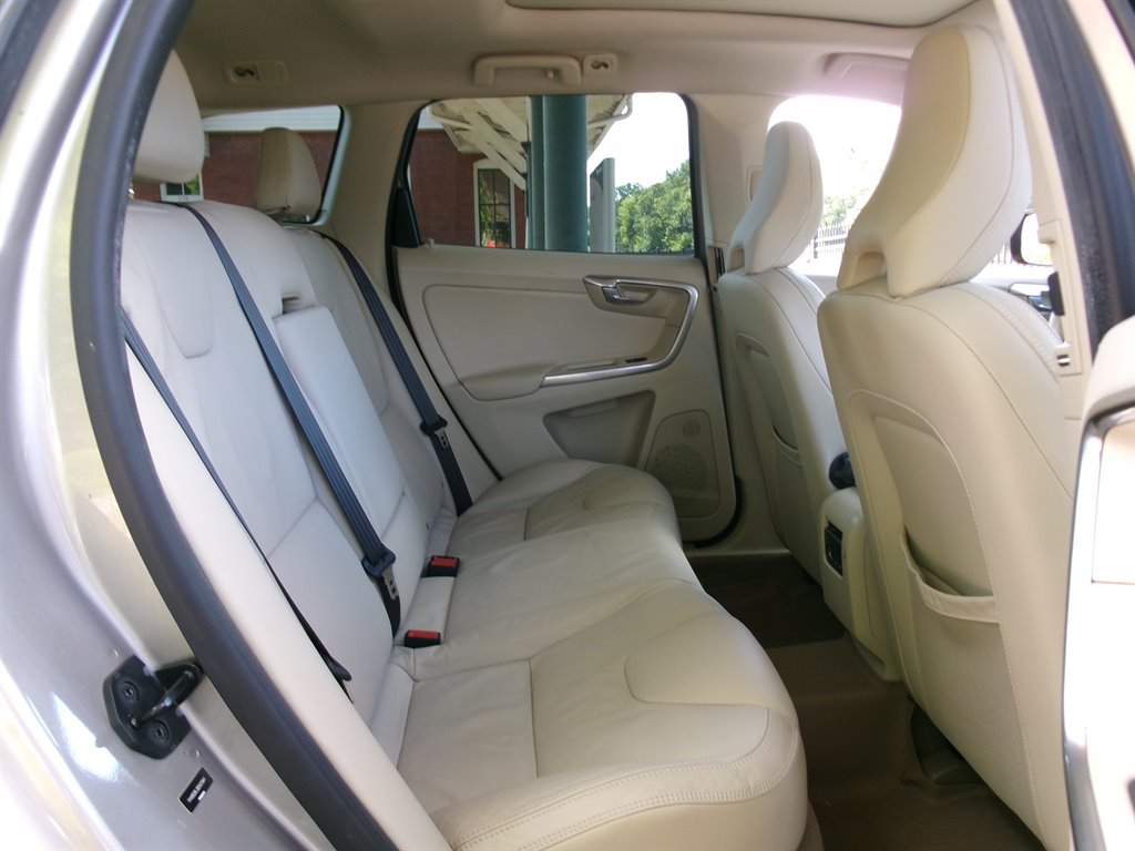 Used 2013 Volvo XC60 3.2 FWD image 22