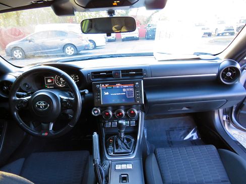 Used 2022 Toyota GR86 image 17