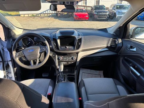 Used 2019 Ford Escape SE image 17